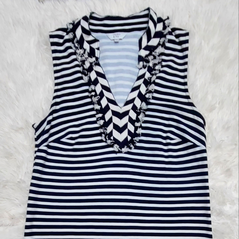 Crown & Ivy - EUC Dress Size Small